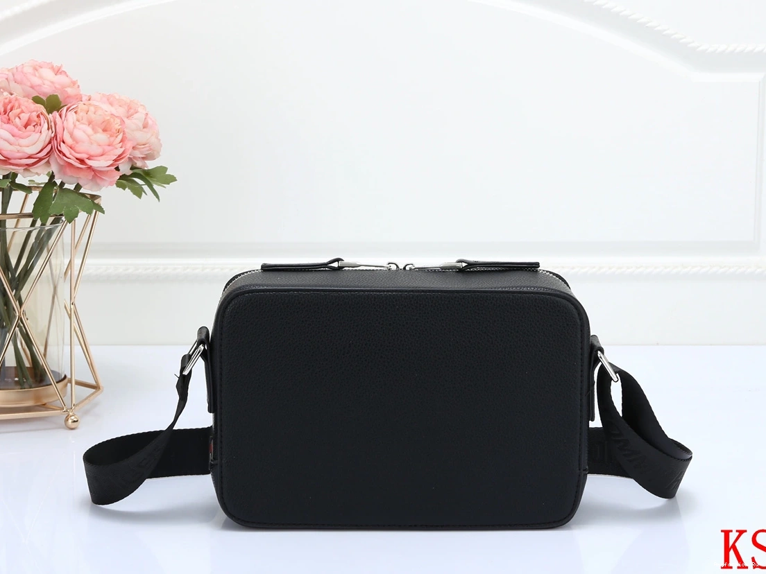 Hilfiger For Timeless Men Tommy 2542 Messenger Bags 1029